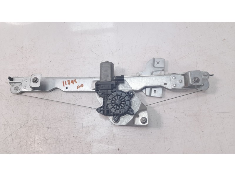 Recambio de elevalunas delantero derecho para dacia duster ambiance 4x2 referencia OEM IAM 807206838R  