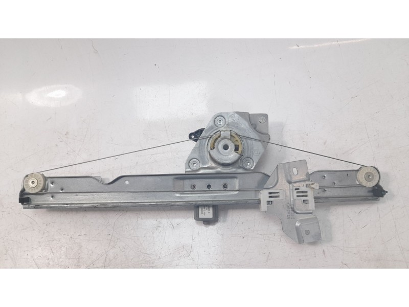 Recambio de elevalunas delantero derecho para dacia duster ambiance 4x2 referencia OEM IAM 807206838R  