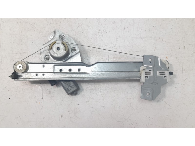 Recambio de elevalunas trasero izquierdo para dacia duster ambiance 4x2 referencia OEM IAM 8200733833  