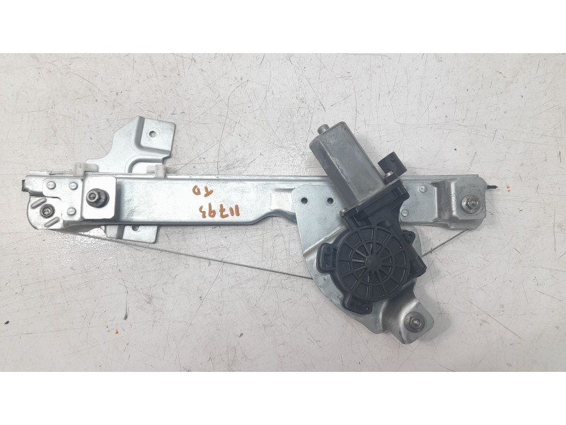 Recambio de elevalunas trasero derecho para dacia duster ambiance 4x2 referencia OEM IAM 8200733832  