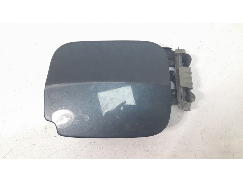 Recambio de tapa exterior combustible para dacia duster ambiance 4x2 referencia OEM IAM 8200389403  