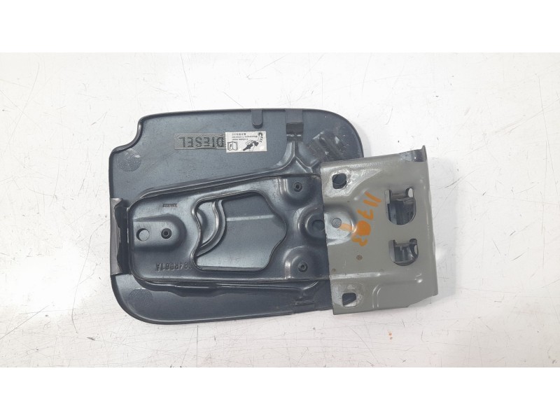 Recambio de tapa exterior combustible para dacia duster ambiance 4x2 referencia OEM IAM 8200389403  