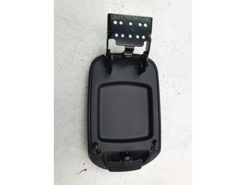 Recambio de apoyabrazos central para hyundai kona pure referencia OEM IAM 84660J9000TRY  