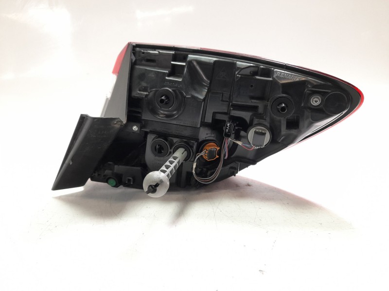 Recambio de piloto trasero izquierdo para renault captur ii (hf_) tce 160 (hfn1) referencia OEM IAM 265558746R  