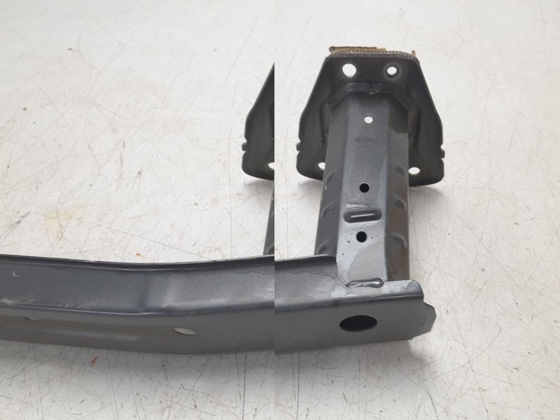 Recambio de refuerzo paragolpes trasero para toyota c-hr hybrid active referencia OEM IAM 52023F4010  