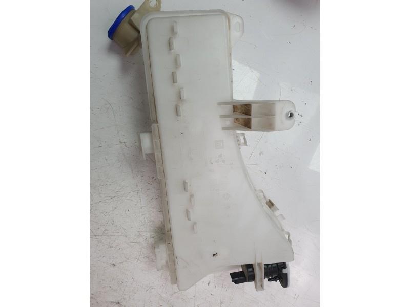 Recambio de deposito limpia para opel grandland x 120 aniversario referencia OEM IAM YP00066080  