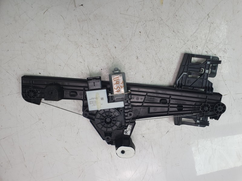 Recambio de elevalunas trasero izquierdo para citroën c4 berlina e-feel pack referencia OEM IAM 9832713980  
