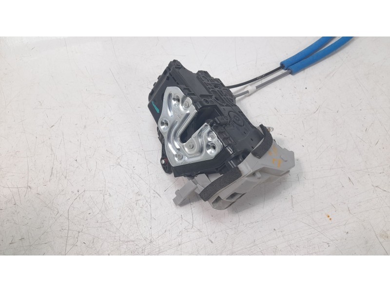 Recambio de cerradura puerta delantera derecha para hyundai kona pure referencia OEM IAM 81320J9010  