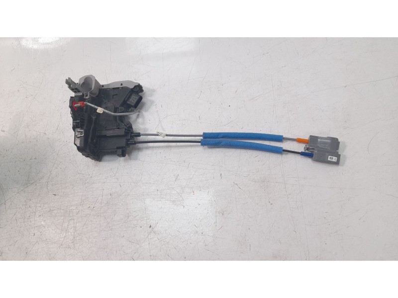 Recambio de cerradura puerta delantera derecha para hyundai kona pure referencia OEM IAM 81320J9010  