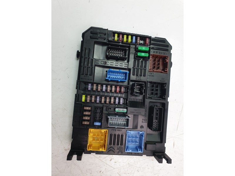 Recambio de caja reles / fusibles para opel grandland x 120 aniversario referencia OEM IAM 983288028000  