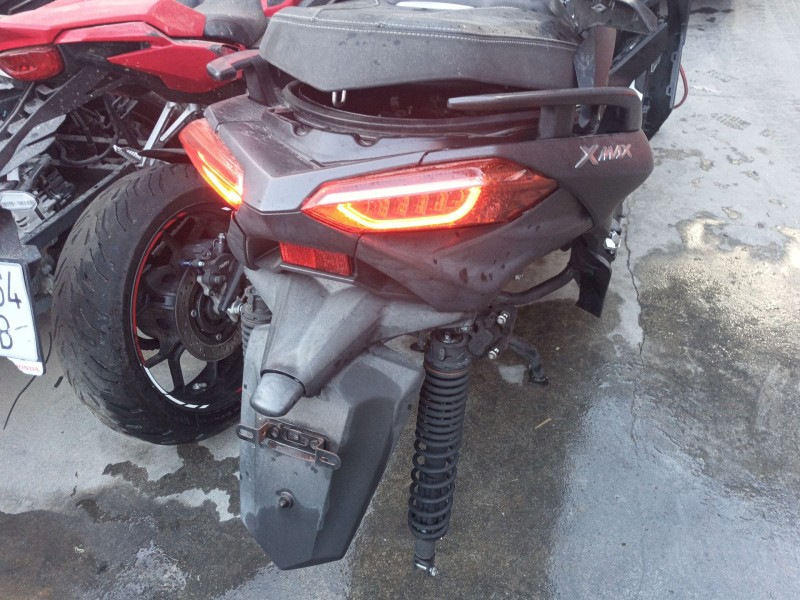 Recambio de piloto trasero derecho para yamaha x-max x-max 400 (sh11) referencia OEM IAM   