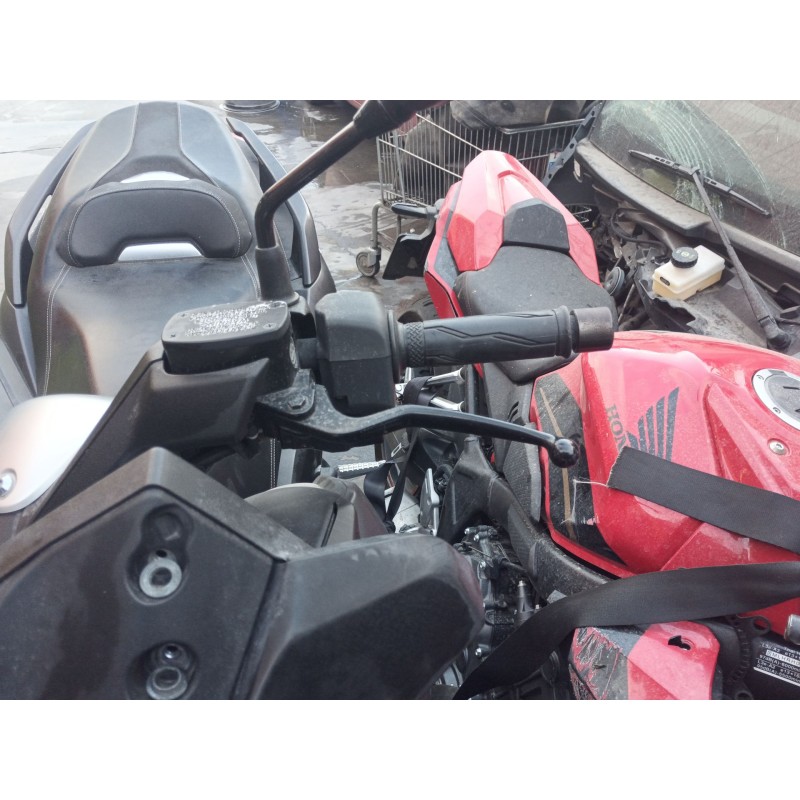 Recambio de maneta exterior delantera izquierda para yamaha x-max x-max 400 (sh11) referencia OEM IAM   