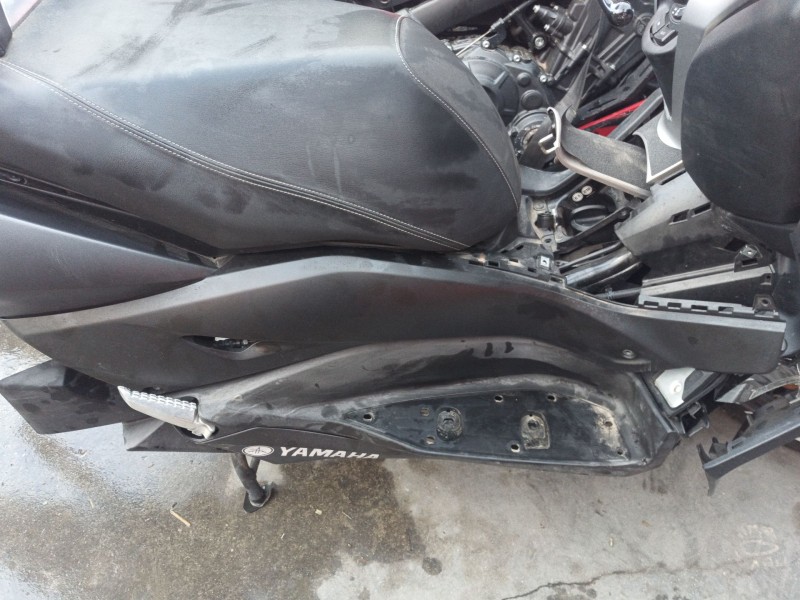 Recambio de moldura para yamaha x-max x-max 400 (sh11) referencia OEM IAM   
