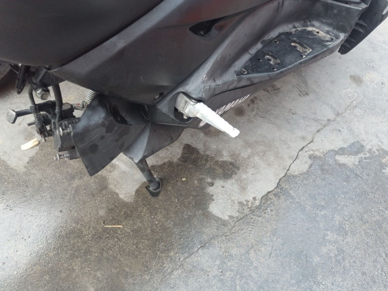 Recambio de estribo lateral para yamaha x-max x-max 400 (sh11) referencia OEM IAM   