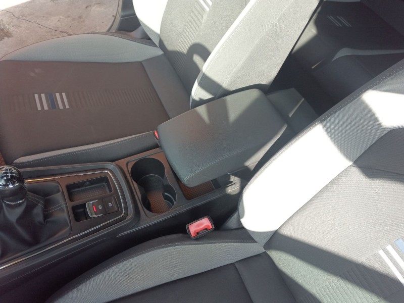 Recambio de apoyabrazos central para seat leon (5f1) 1.5 tsi referencia OEM IAM   