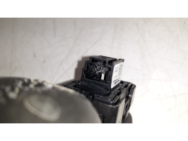 Recambio de mando elevalunas trasero derecho para renault captur ii 1.0 tce referencia OEM IAM 254218388R  
