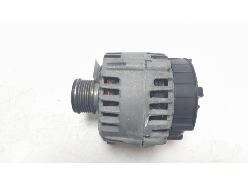 Recambio de alternador para dacia duster ambiance 4x2 referencia OEM IAM 231006833R 2626792A ALF780051