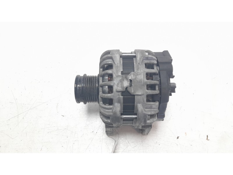 Recambio de alternador para volkswagen t-cross life referencia OEM IAM 04E903015H ALF870501 04E903015H