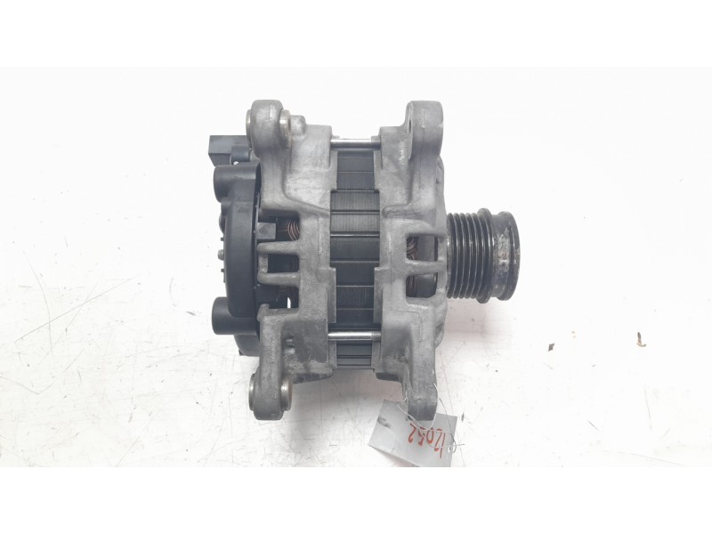 Recambio de alternador para volkswagen t-cross life referencia OEM IAM 04E903015H ALF870501 04E903015H