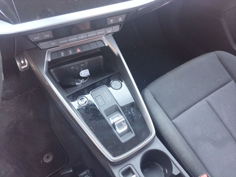 Recambio de palanca cambio para audi a3 limousine (8ys, 8ym) 30 tdi referencia OEM IAM   