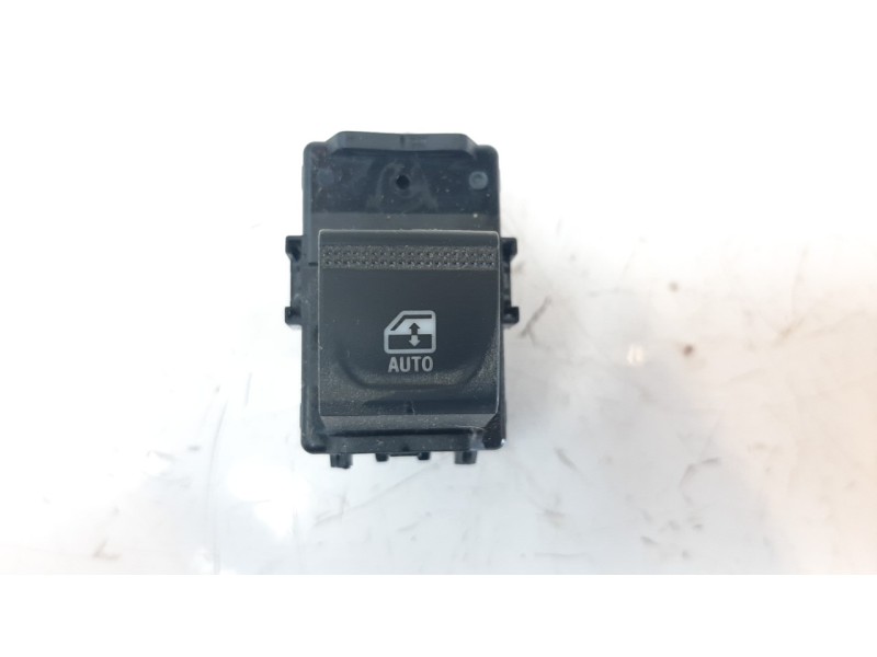 Recambio de mando elevalunas trasero izquierdo para renault captur ii 1.0 tce referencia OEM IAM 254218388R  