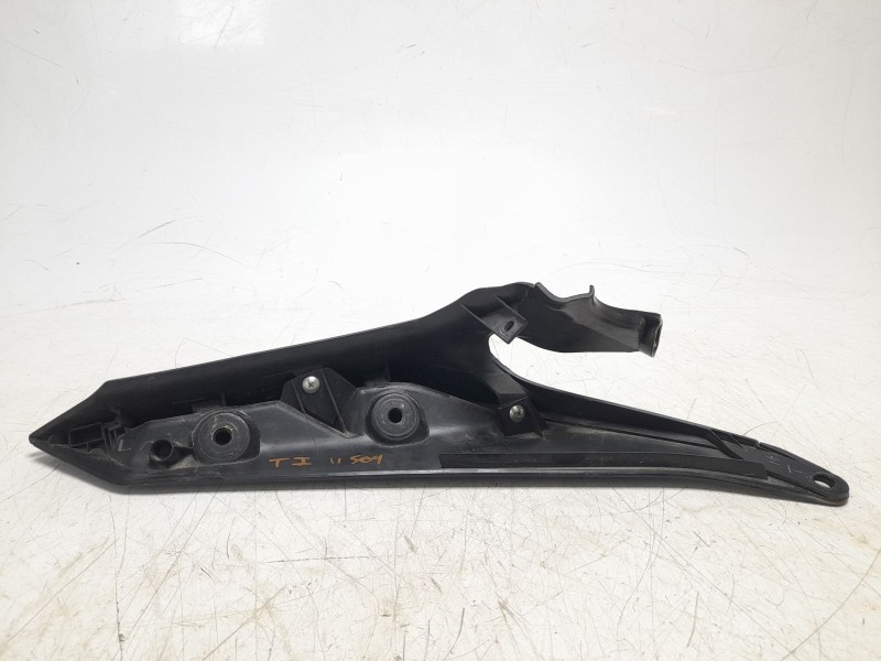 Recambio de moldura para ktm 125 duke 125 duke referencia OEM IAM 93008018010KC  