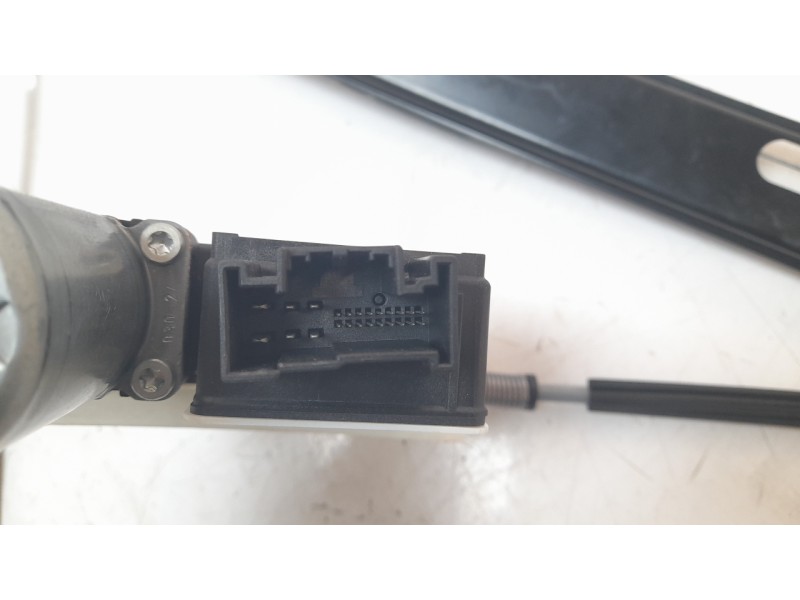 Recambio de elevalunas delantero izquierdo para seat ibiza v (kj1, kjg) 1.0 tsi referencia OEM IAM 6F0837461E  