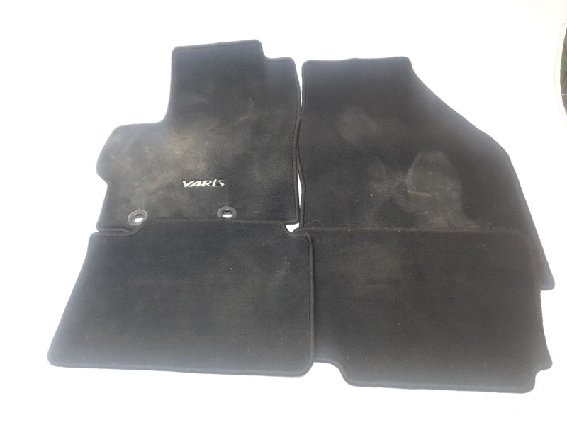 Recambio de juego alfombrillas para toyota yaris (_p21_, _pa1_, _ph1_) 1.5 (mxpa11) referencia OEM IAM 58510YYE10  