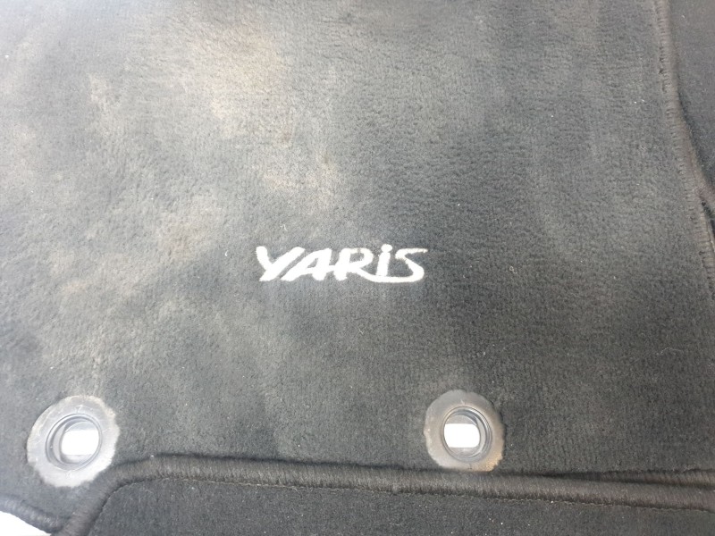 Recambio de juego alfombrillas para toyota yaris (_p21_, _pa1_, _ph1_) 1.5 (mxpa11) referencia OEM IAM 58510YYE10  