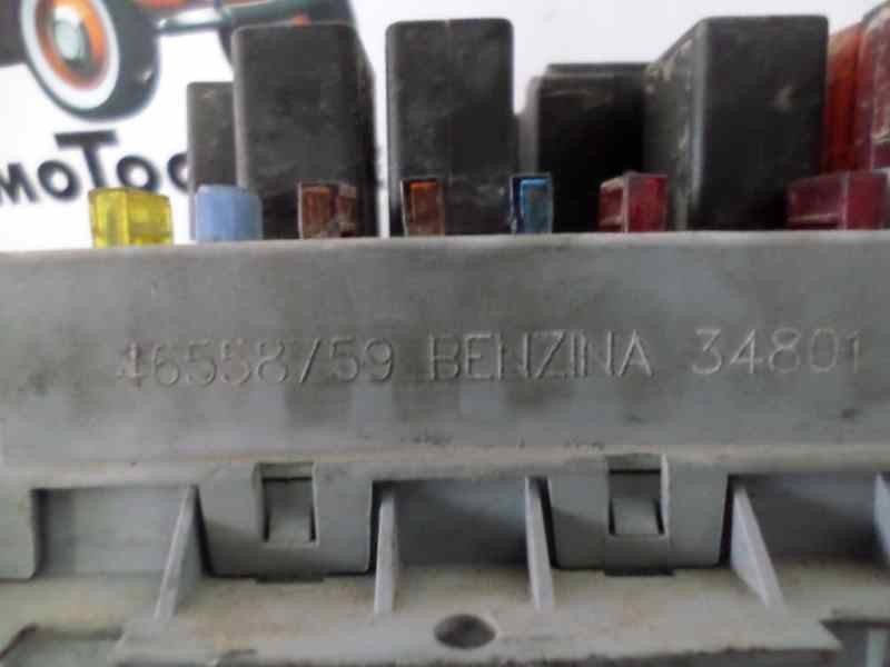 Recambio de caja reles / fusibles para alfa romeo 147 (190) 2.0 16v cat referencia OEM IAM 46558759  