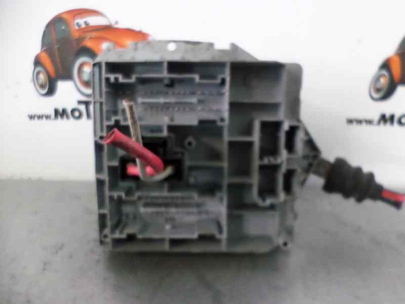 Recambio de caja reles / fusibles para alfa romeo 147 (190) 2.0 16v cat referencia OEM IAM 46558759  