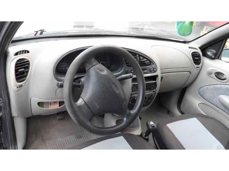 ford fiesta berlina del año 1997