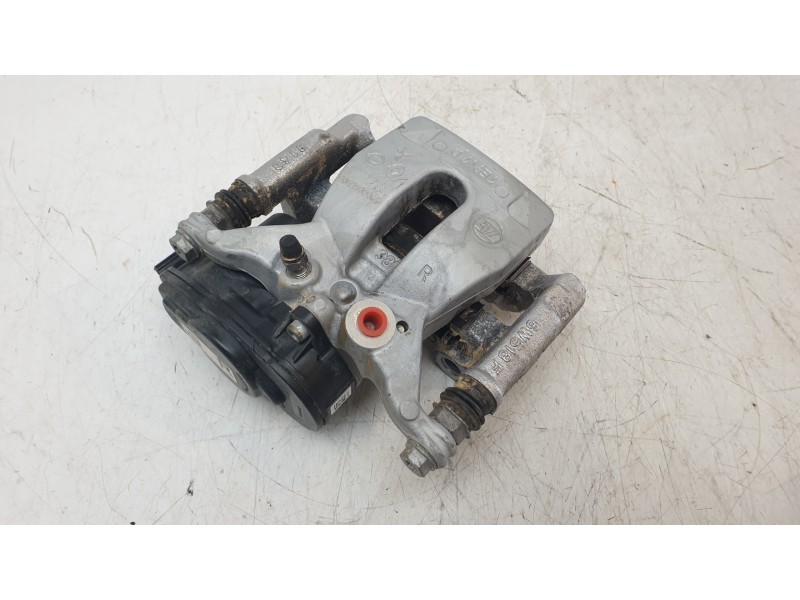 Recambio de pinza de freno trasera derecha para renault austral techno referencia OEM IAM 440006UB03  