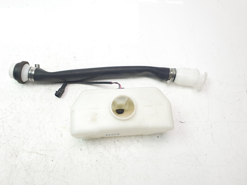 Recambio de deposito limpia para invicta metro pick up electrico referencia OEM IAM DEPOSITOLIMPIA  