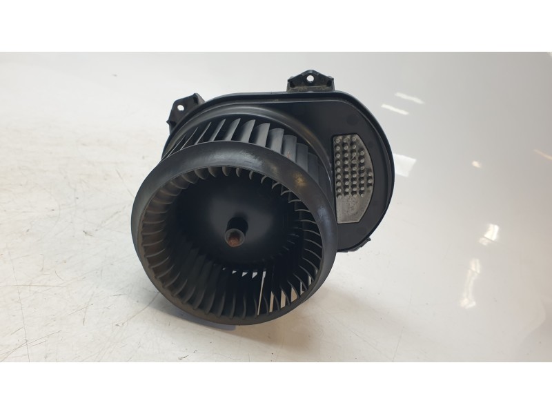 Recambio de ventilador calefaccion para mercedes-benz clase a (w176) 1.8 cdi cat referencia OEM IAM A2469061601  