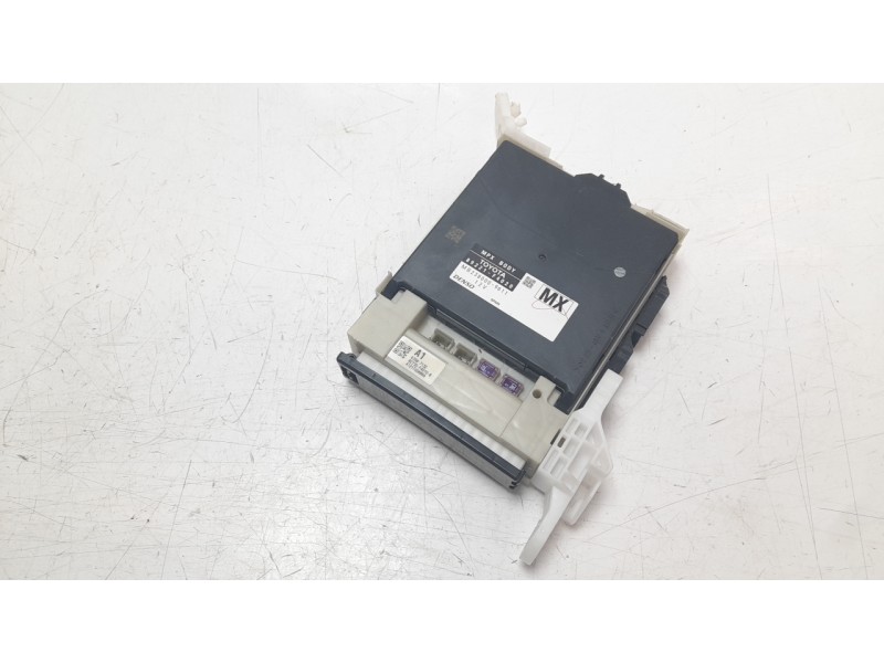 Recambio de caja reles / fusibles para toyota c-hr hybrid active referencia OEM IAM 98221F4020  82730F4010B MB2380009611 , A121T