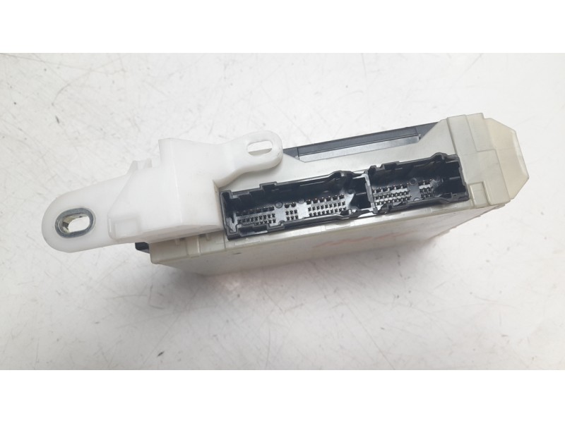 Recambio de caja reles / fusibles para toyota c-hr hybrid active referencia OEM IAM 98221F4020  82730F4010B MB2380009611 , A121T