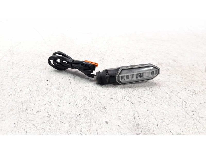 Recambio de piloto delantero izquierdo para honda cb 650r referencia OEM IAM 3400MKJD01  