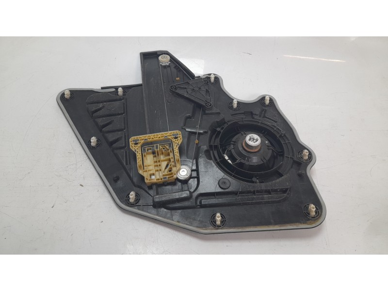 Recambio de elevalunas trasero derecho para ford kuga titanium referencia OEM IAM LJ6BS27000BE  