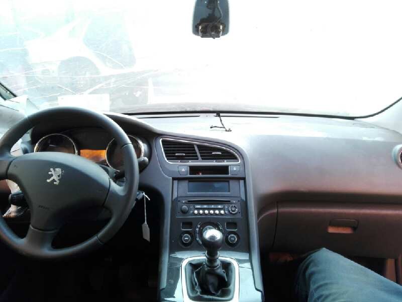 peugeot 5008 del año 2014