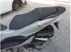 Recambio de moldura para honda pcx pcx 125 (jk05) referencia OEM IAM 83610K1ZJ100   2