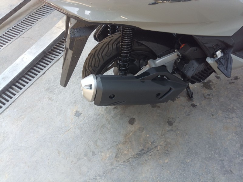 Recambio de silenciador trasero para honda pcx pcx 125 (jk05) referencia OEM IAM   