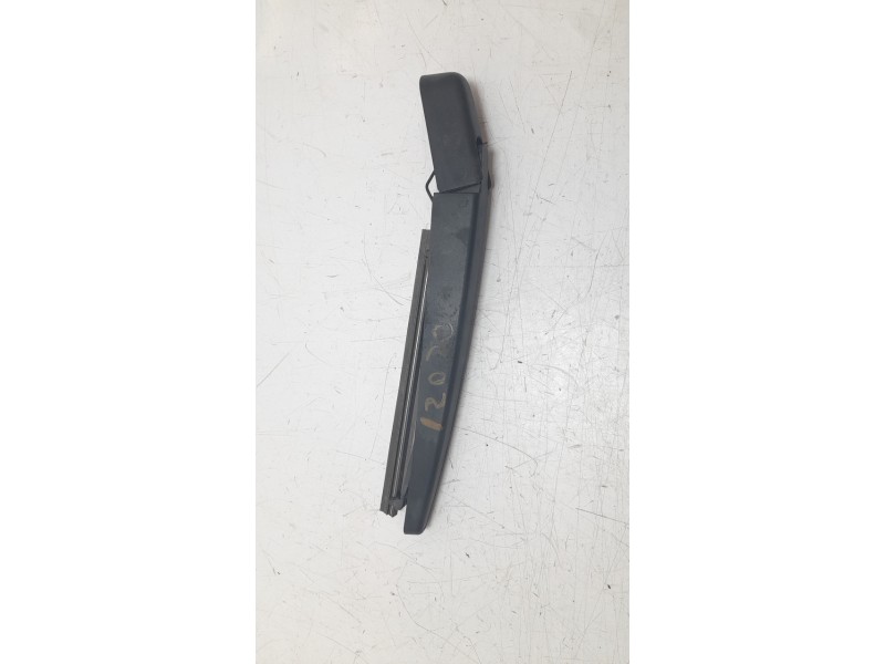 Recambio de brazo limpia trasero para aixam uv/51/af0a s9 referencia OEM IAM 8AX066  