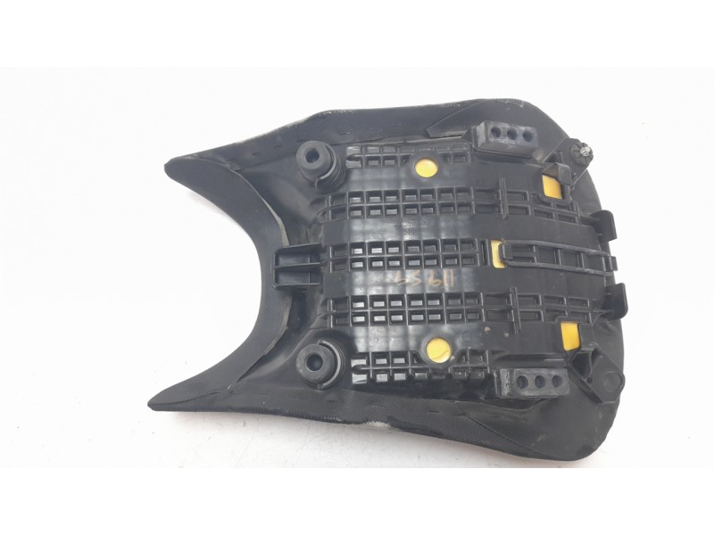 Recambio de asiento delantero para honda cb 750 hornet referencia OEM IAM 77100MLEC00ZA  