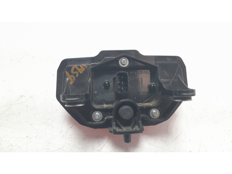 Recambio de piloto trasero central para honda cb 750 hornet referencia OEM IAM 33701MKSE01  