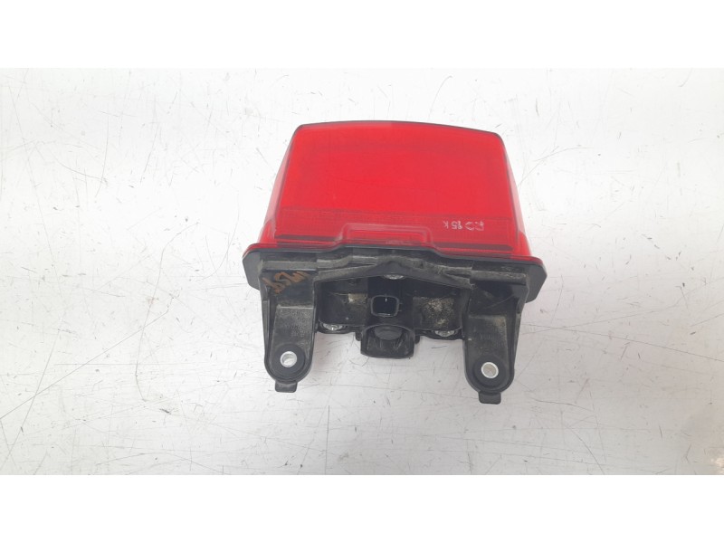 Recambio de piloto trasero central para honda cb 750 hornet referencia OEM IAM 33701MKSE01  