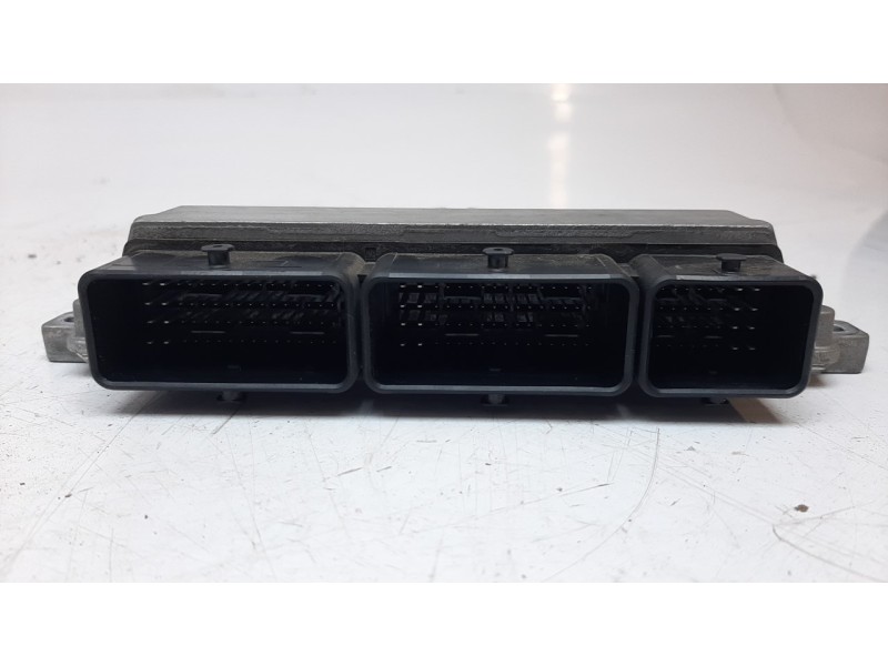 Recambio de centralita motor uce para renault clio iv 0.9 referencia OEM IAM 237109221R 237105499R 