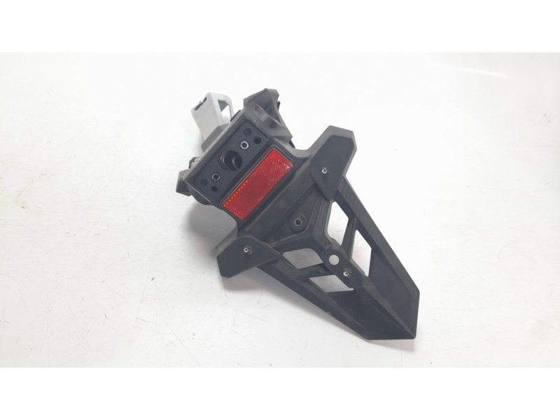 Recambio de portamatriculas para honda cb 750 hornet referencia OEM IAM 80100MLBK00  