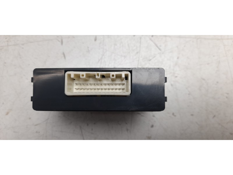 Recambio de modulo electronico para mazda cx-3 100 aniversario referencia OEM IAM DN2C67UU0A  