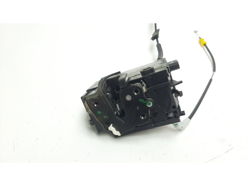 Recambio de cerradura puerta trasera izquierda para peugeot 308 1.2 12v e-thp referencia OEM IAM 9826126080  